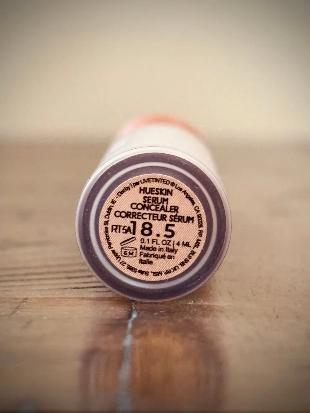 Live Tinted HUESKIN Hydrating Serum Concealer 18.5 light medium cool undertone